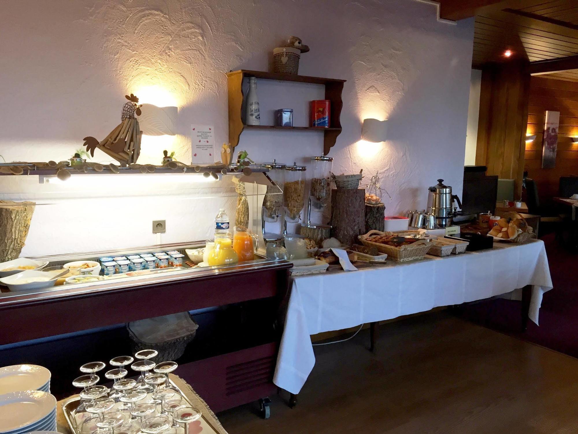 Hotel Restaurant Aux Trois Roses La Petite-Pierre Εξωτερικό φωτογραφία